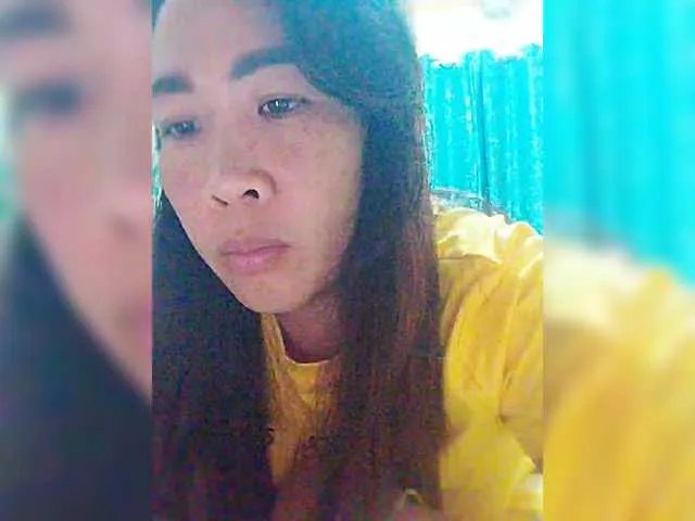 Offline LovelyYna on BongaCams