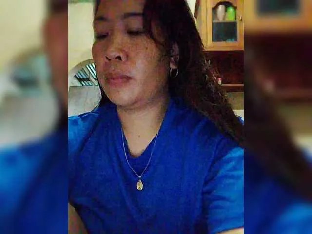 Offline LovelyYna on BongaCams