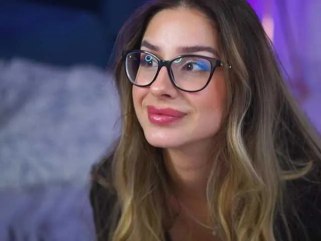 MaddieBryggs on BongaCams 