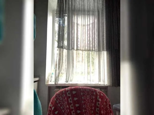 Offline MaidenCrystal on BongaCams