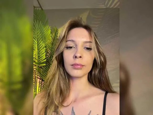 Offline Maribett on BongaCams