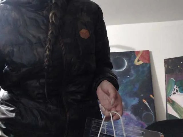 Offline mariecam420 on BongaCams