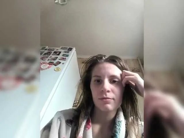 Offline me-la-nia19 on BongaCams