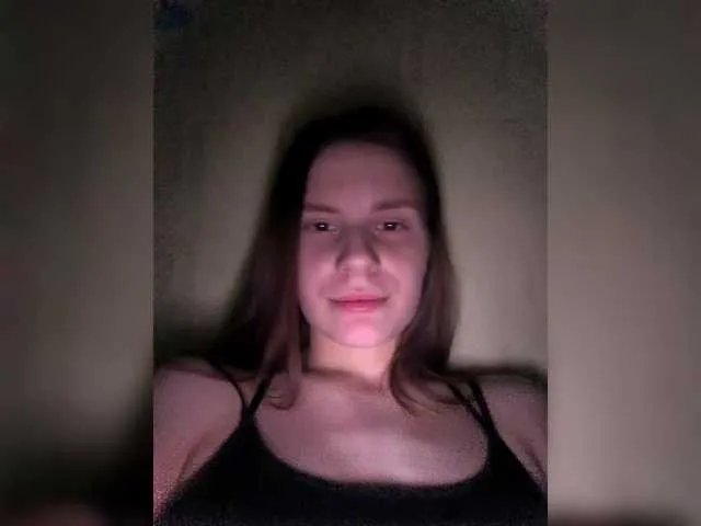 Offline me-la-nia19 on BongaCams