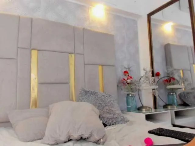 Offline MilaSaenz on BongaCams