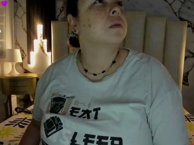 Offline mollieblue69 on BongaCams