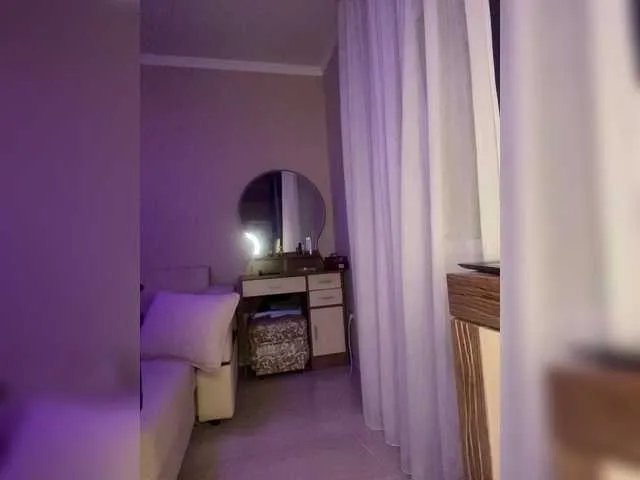 Freechat Myr-kiss on BongaCams