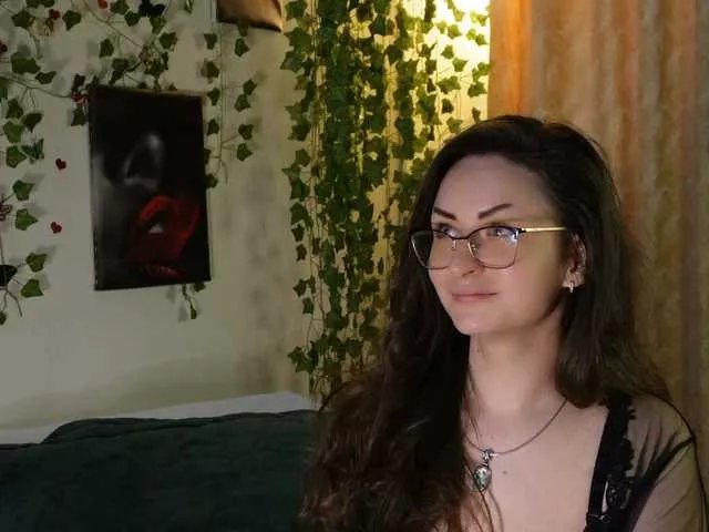 Freechat NaughtYHomemadE on BongaCams