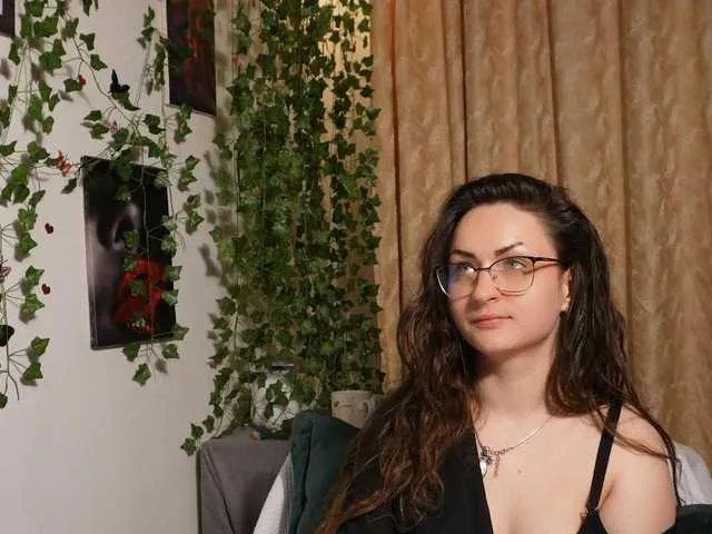 Freechat NaughtYHomemadE on BongaCams