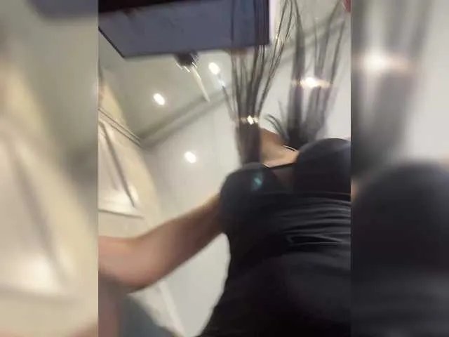 Freechat Nicol on BongaCams