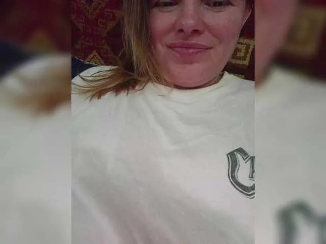 Offline Oksana231 on BongaCams