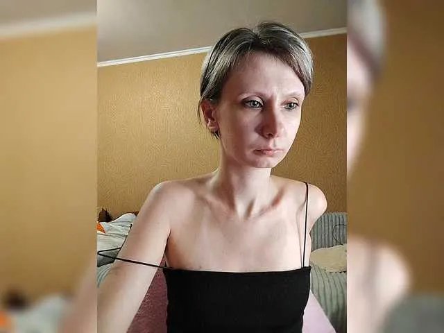 Offline prettyKris on BongaCams