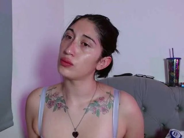 Offline Red-moonn on BongaCams