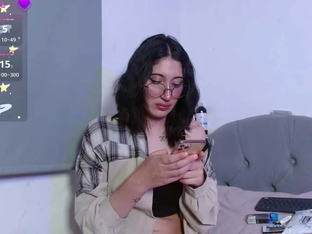 Offline Red-moonn on BongaCams