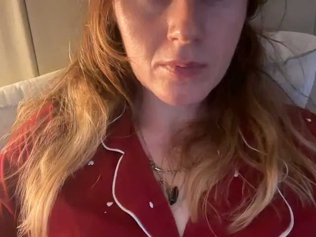 Freechat REDHEADROSIE on BongaCams