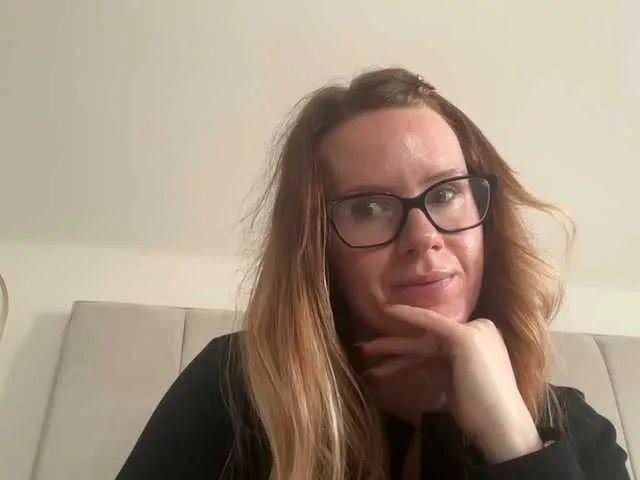 Freechat REDHEADROSIE on BongaCams