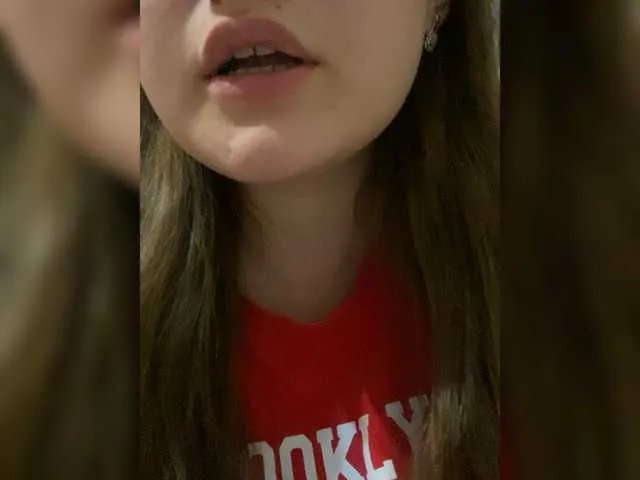 Offline Regina-Lynne on BongaCams