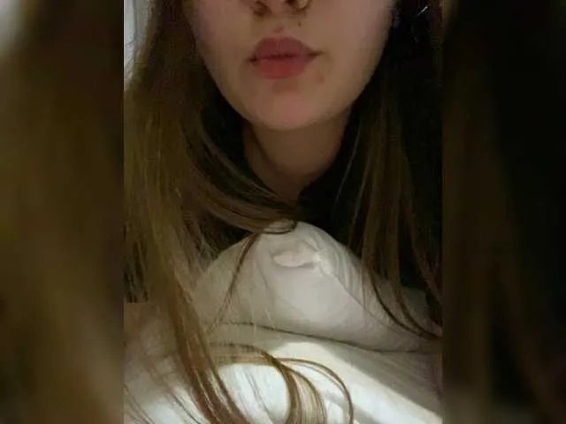 Offline Regina-Lynne on BongaCams