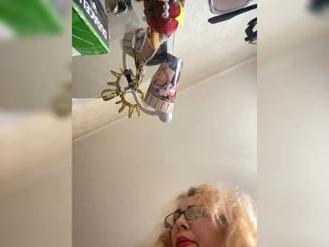 Offline Ritia on BongaCams