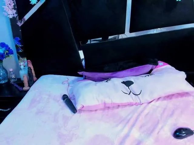 Freechat RossiVioleta on BongaCams