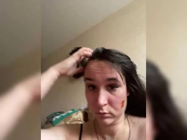 Offline SaliiOnli on BongaCams