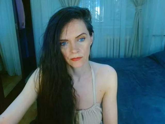 Offline SexQueen11 on BongaCams