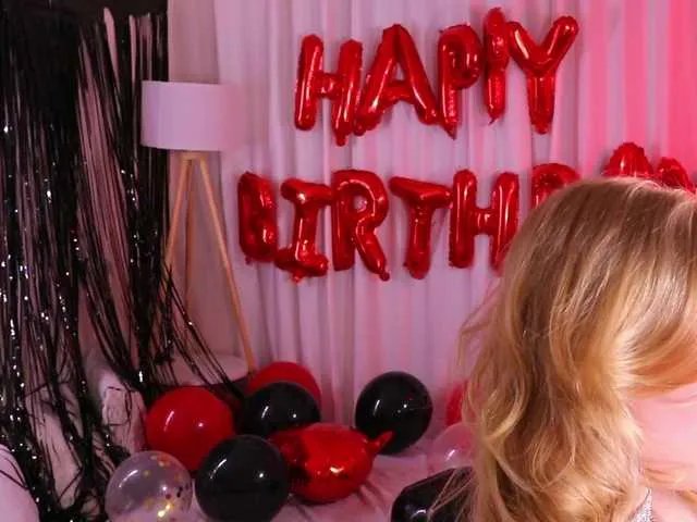 Freechat SexyBlondeDoll on BongaCams