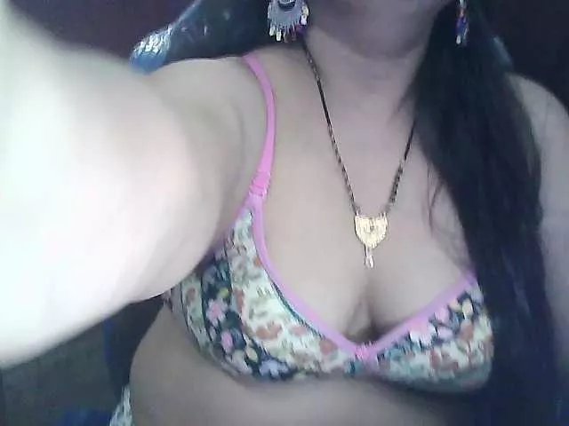 Offline sexycharu on BongaCams