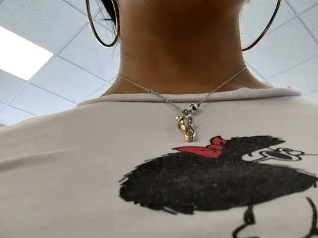 Offline Shannon-kane on BongaCams