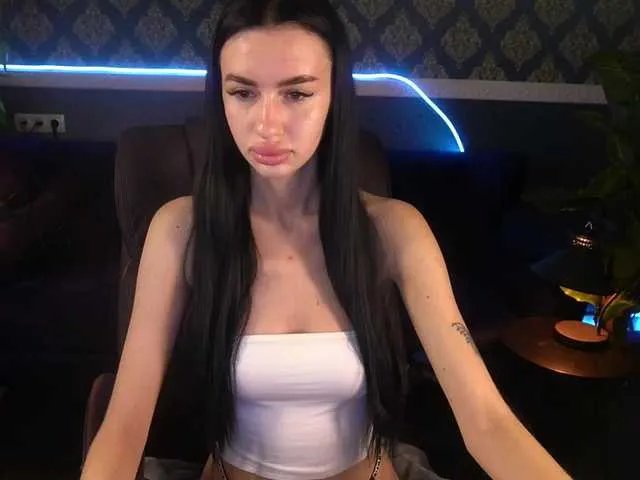 Freechat SnowWhiteee on BongaCams