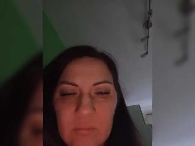 Offline SonyaManya on BongaCams