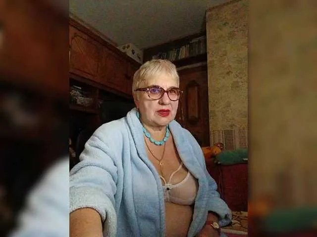 Offline SweetCherry00 on BongaCams