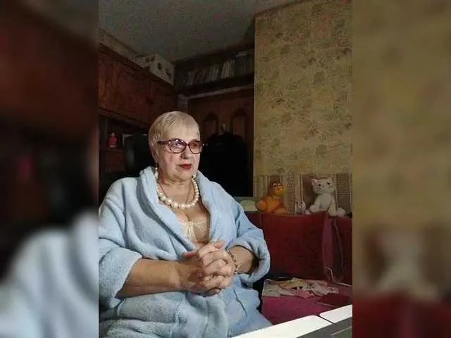 Offline SweetCherry00 on BongaCams