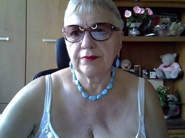 Offline SweetCherry00 on BongaCams