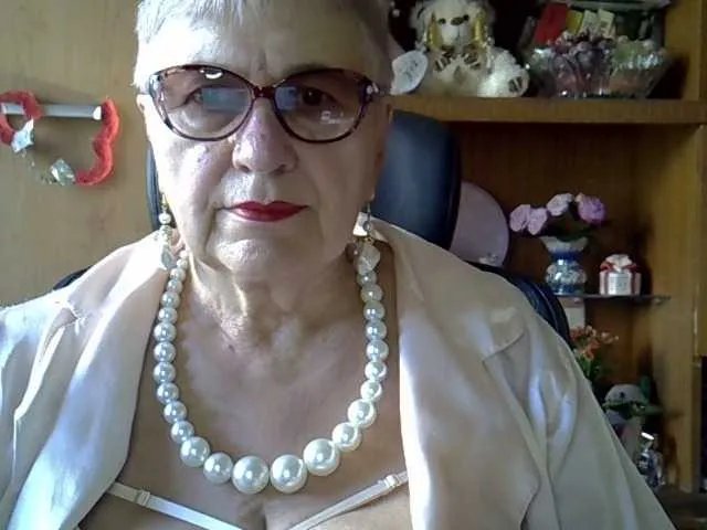 Offline SweetCherry00 on BongaCams