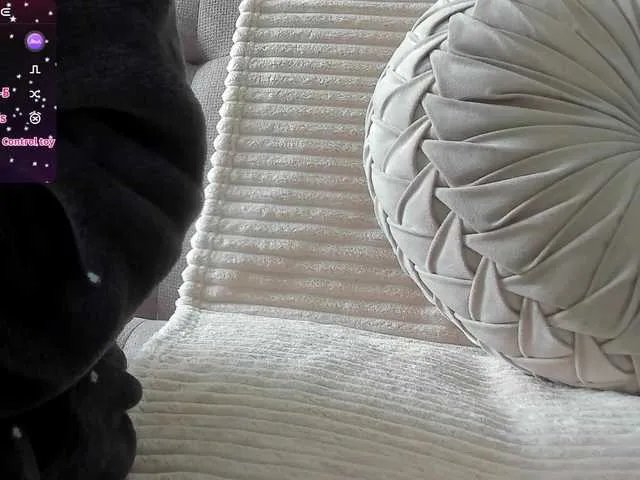 Freechat TinyRouse on BongaCams