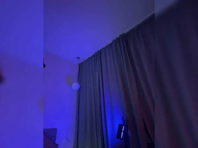 Offline WhoreMira on BongaCams