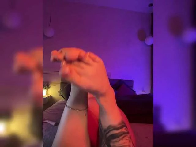 Offline WhoreMira on BongaCams