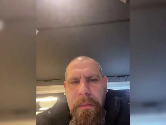 Offline YuGoVi on BongaCams