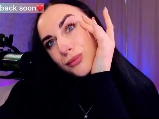 Freechat YURIEVNA13 on BongaCams