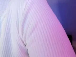 Freechat akura011 on CamSoda