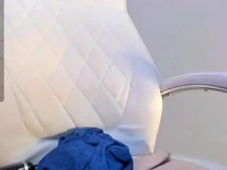 Freechat akura011 on CamSoda