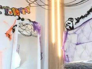 Freechat alexabravva on CamSoda