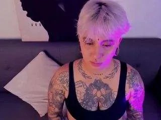 Offline amyhouse on CamSoda