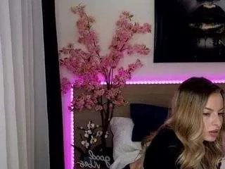 Freechat anexblondie on CamSoda