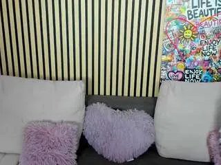 Freechat ariadelys on CamSoda