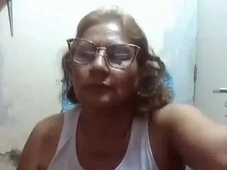 babsy-squirt on CamSoda 