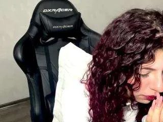 Freechat babyjune18 on CamSoda