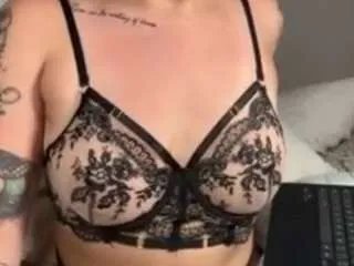 Offline bleubabi94 on CamSoda