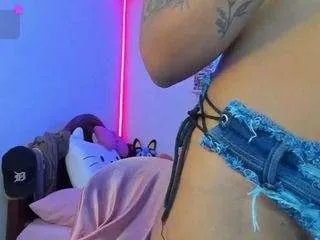 Freechat booniebrooks on CamSoda